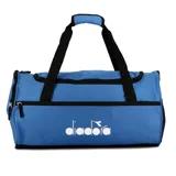 Bolso de gimnasio en color gris con detalles en azul, con compartimentos y cierre.