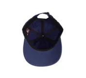 Gorro de béisbol negro con logo de Independent bordado en el frente.