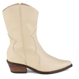 Bota de cuero marrón con caña media, puntera fina y taco bajo de madera.