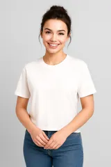 Remera azul de manga corta, corte holgado y cuello redondo.