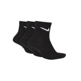 Pack de tres pares de medias Nike Everyday Lightweight de corte tobillero, color negro con logo blanco.