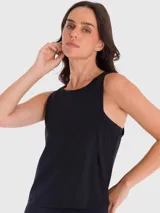 Musculosa deportiva negra de tela suave y fresca, con espalda de malla para mayor ventilación.