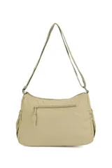 Bandolera color beige con múltiples bolsillos con cierre en la parte frontal y trasera, y bolsillos ajustables en los laterales.