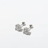 Par de caravanas plateadas con dije de cristal cuadrado.