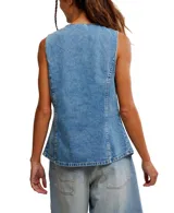 Chaleco denim celeste con botones al frente y sin mangas.