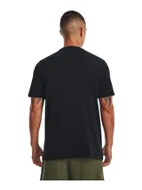 Remera deportiva Under Armour Vanish Elite color negro, de corte clásico, mangas cortas y cuello redondo. Presenta logo pequeño en el pecho y detalle de color en la manga.