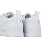 Championes Puma Mayze Classic, color negro con detalles dorados.