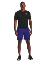 Remera deportiva blanca Under Armour HeatGear Armour de manga corta, corte ajustado y logo negro en el pecho.