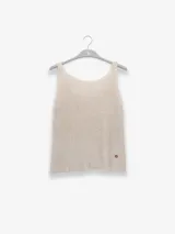 Musculosa tejida en hilo de lurex color dorado, con escote redondo y logo de Polonio en cobre.