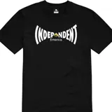 Remera negra de algodón con diseño gráfico de la marca Emerica en el frente.