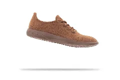 Zapatillas blancas de lana merino, diseño minimalista y atemporal, sin género y para todas las edades. Capellada y forro de lana merino, suela de EVA.