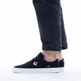 Championes de skate Converse Louie Lopez Pro OX, color negro con detalles en blanco.