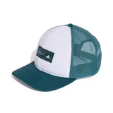 Gorro Adidas Snap Truck con visera curva, paneles frontales blancos, paneles traseros de malla verde y logo bordado en el frente.