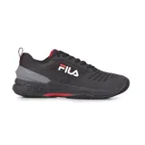 Championes Fila Axilus Ace Clay, color negro con detalles en rojo y gris, para hombre o mujer. Capellada de materiales sintéticos inyectados y piezas laterales para mayor estabilidad. Entresuela de EVA para confort y amortiguación. Suela de caucho para superficies duras. Tecnología CAGE: placa antitorsión que evita movimientos medio-laterales. Plantilla SUPERFOAM con espuma anatómica.