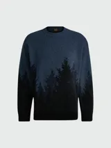 Sweater azul con diseño de árboles negros en la parte inferior. Es de corte clásico y cuello redondo.