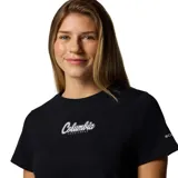 Remera blanca de algodón orgánico con cuello redondo y logo de Columbia estampado en el pecho.