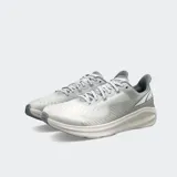 Championes para correr Altra Experience Form, color gris claro con detalles en gris oscuro y blanco. Cuentan con tecnología GuideRail™ y drop de 4 mm.