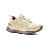 Championes Hi-Tec Dianne color beige con detalles en rosa y suela marrón con plataforma.