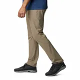 Pantalón negro de corte recto, con tecnología Omni-Shade UPF 50 y Omni-Shield.