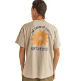 Remera color beige con estampado en el pecho con la frase "The Sound of Change 2003 Rhythm Livin".