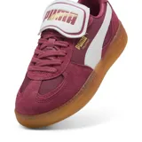 Championes Puma Palermo Moda Tongue, color borgoña con detalles en blanco y suela color caramelo.