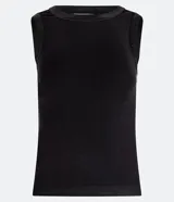 Top musculosa de viscosa negra, con cuello redondo y detalles en satén en las sisas.
