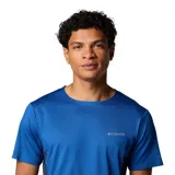 Remera deportiva Columbia Three Pitch de manga corta, color azul con logo de la marca en el pecho. Confeccionada con tecnología Omni-Wick™ para mantenerte seco y fresco.