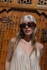 Lentes de sol rectangulares con marco de carey.