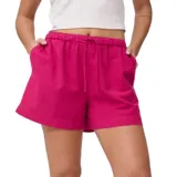 Bermuda fucsia con cintura elastizada y cordón ajustable.