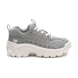 Championes Caterpillar Intruder Lite color gris con detalles en gamuza y suela chunky blanca.