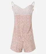 Conjunto de pijama de microfibra con estampado de leopardo, compuesto por una blusa de breteles finos ajustables con detalle de encaje y un short con cintura elástica.