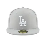 Gorro New Era gris con logo de los L.A. Dodgers bordado en el frente.