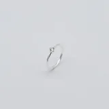 Anillo de plata 925 con circonia engarzada.