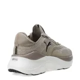 Championes Puma Softride Mayve color beige, con capellada de tejido transpirable, entresuela SOFTRIDE blanca y suela de goma negra. Incluye logo de Puma en el lateral exterior y en la lengüeta.