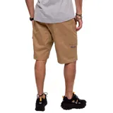 Short cargo color beige con bolsillos laterales y traseros, cierre con cremallera y botón, cintura elástica con cordón. Etiqueta tejida con logo CAT en el bolsillo izquierdo.