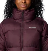 Campera acolchada tipo puffer de mujer, color borgoña oscuro, con cuello alto y cierre frontal completo. Presenta costuras horizontales que crean compartimentos rellenos de aislamiento Thermarator™.