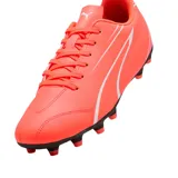 Championes de fútbol Puma Vitoria FG, color negro con detalles en blanco.