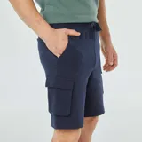 Bermudas de chándal azul marino con múltiples bolsillos cargo.