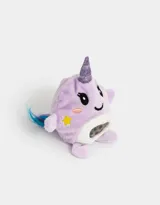 Peluche de ballena con cuerno de unicornio, color lila, con relleno squishy y detalles bordados.
