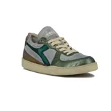 Championes Diadora modelo Mi Basket Row Cut Metal Pigskin Used, color beige con detalles en verde y gris.