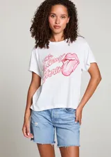 Remera blanca de algodón y poliéster con estampa frontal del logo de The Rolling Stones.