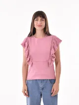 Blusa rosa viejo con cuello redondo y mangas cortas con volados y detalles calados.