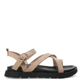 Sandalias bajas negras con tiras finas y plataforma.