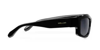 Gafas de sol con montura rectangular negra y lentes polarizadas negras. Diseño robusto de estilo retro con protección UV400.