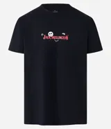 Remera negra de algodón con estampa de Jack Skellington en la espalda y texto en rojo.