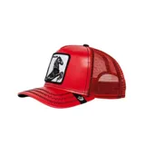 Gorra de camionero roja con visera curva y parche frontal con un caballo negro.