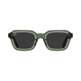Lentes de sol con marco cuadrado color verde oliva y lentes oscuros.