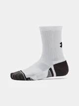 Pack de tres pares de medias deportivas blancas con detalles en gris y negro. Cuentan con soporte para el arco del pie y tecnología para mantener los pies frescos.