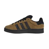 Championes Adidas Campus 00s color marrón con detalles en negro, incluyendo las tres tiras laterales características de la marca.