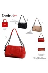 Cartera de hombro Las Oreiro color negro, con efecto craquelado y solapa frontal. Cuenta con doble asa de cadena metálica y una correa de cuero sintético. Incluye un dije metálico con el logo de la marca.